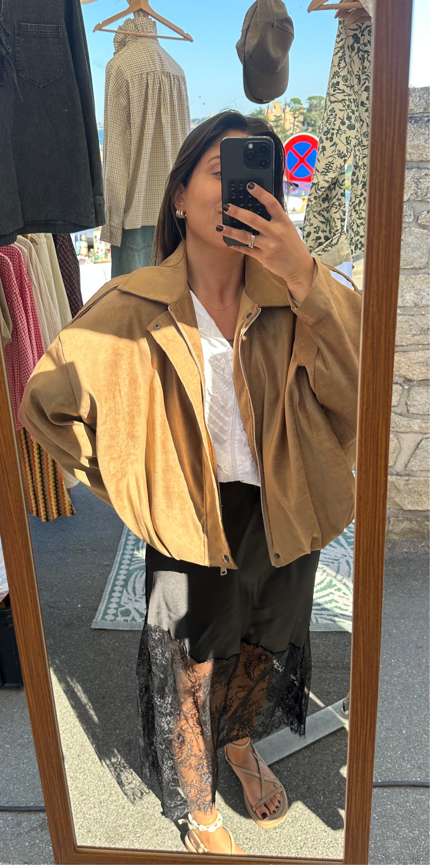 Bomber Ava